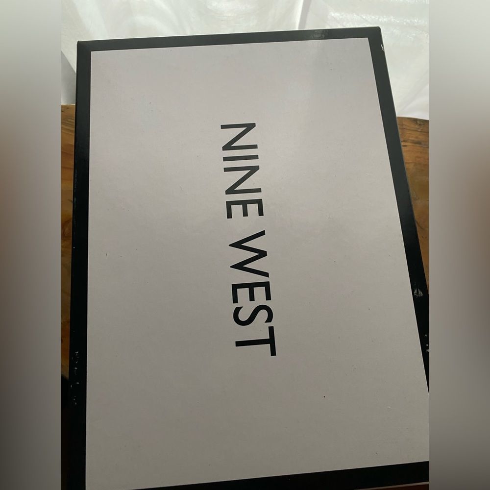 Nine West Natural Suede Heels NEW with box - Picture 9 of 9